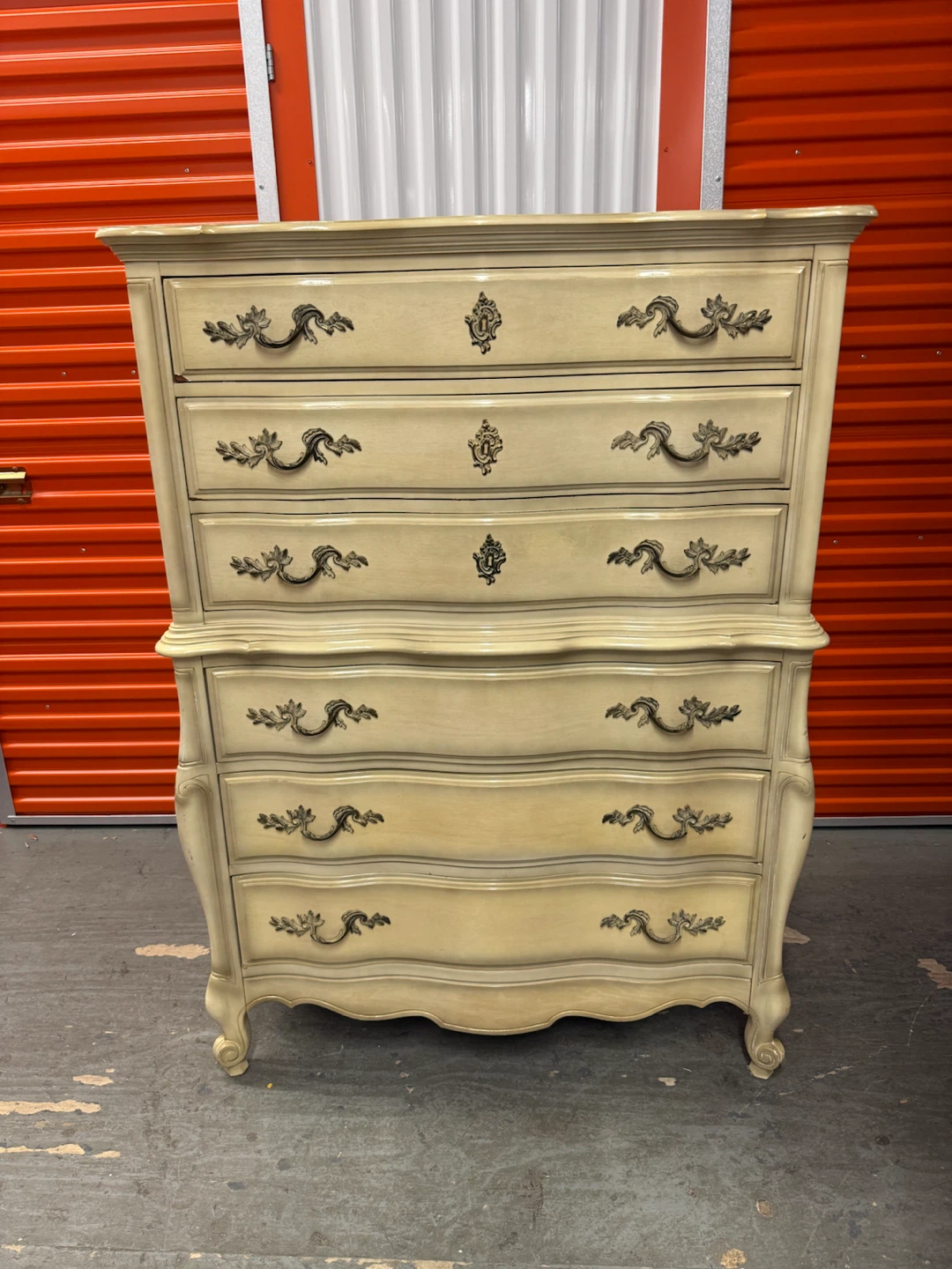 French Provincial 6-Drawer Dresser