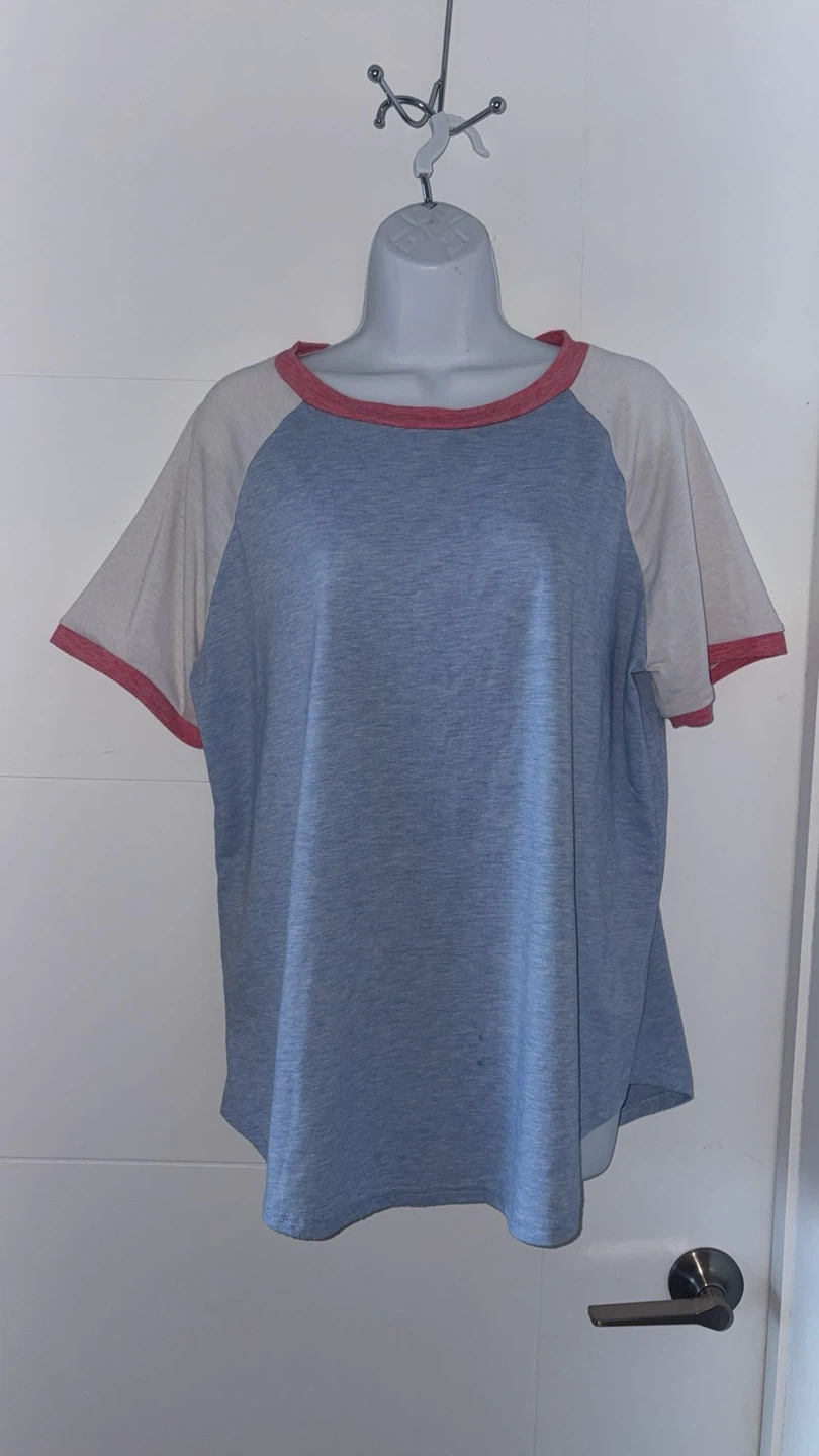 Suvimuga Modern Colorblock Raglan Tee