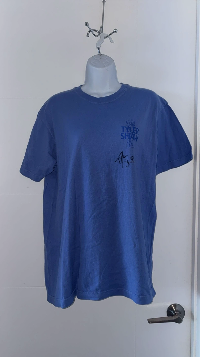Modern Tyler Shaw Signed Tour T-Shirt - photo 3