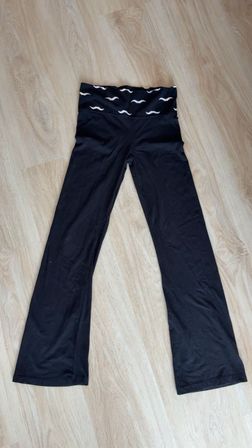 Bluenotes 2010s Mustache Foldover Yoga Pants
