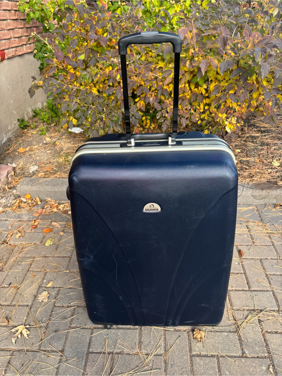 Large Diplomat Hardshell Rolling Luggage - photo 2