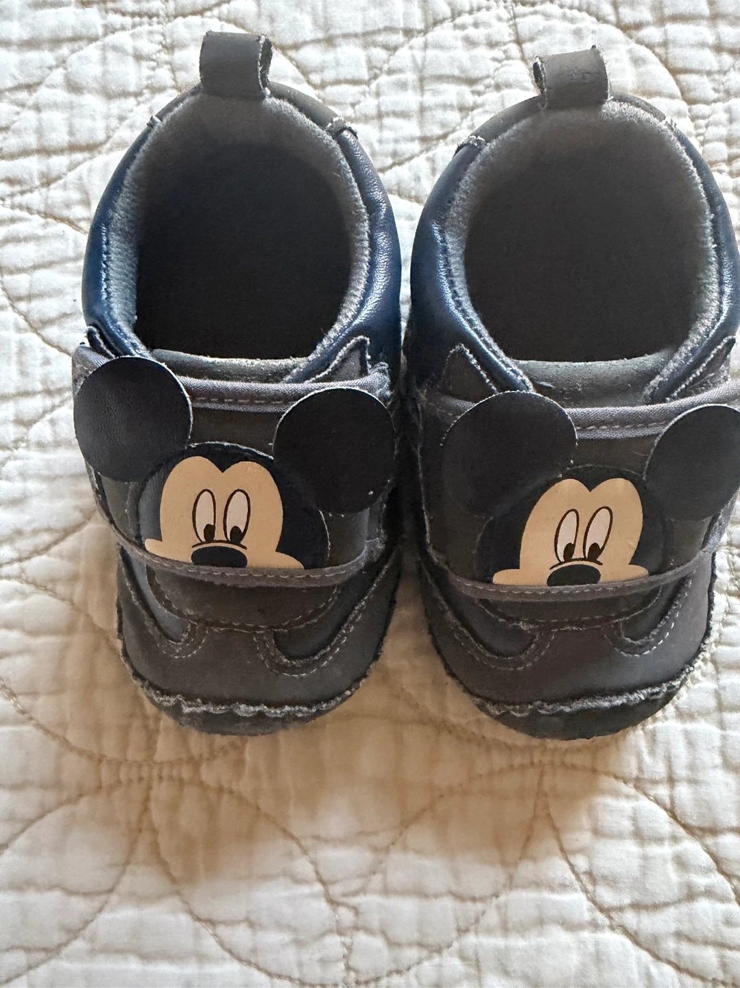 Disney Mickey Mouse Baby Shoes Size 4 - photo 2