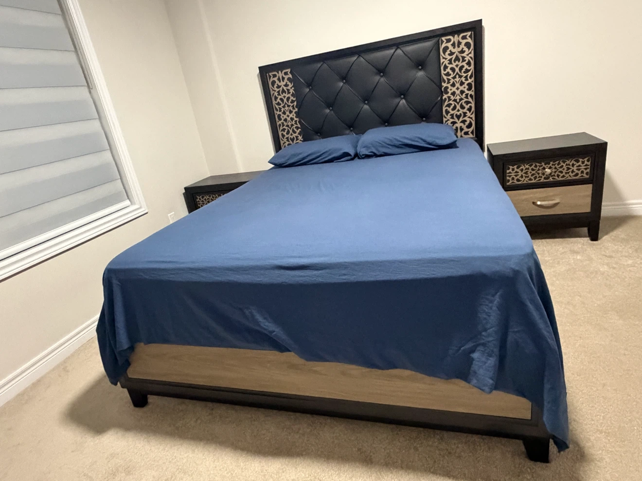 Solid Wood Queen-Size Bedroom Set – 7 Pieces