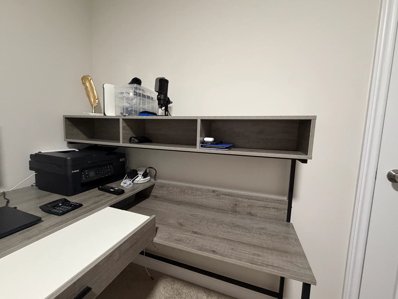 L-Shaped office Desk with Hutch - photo 3