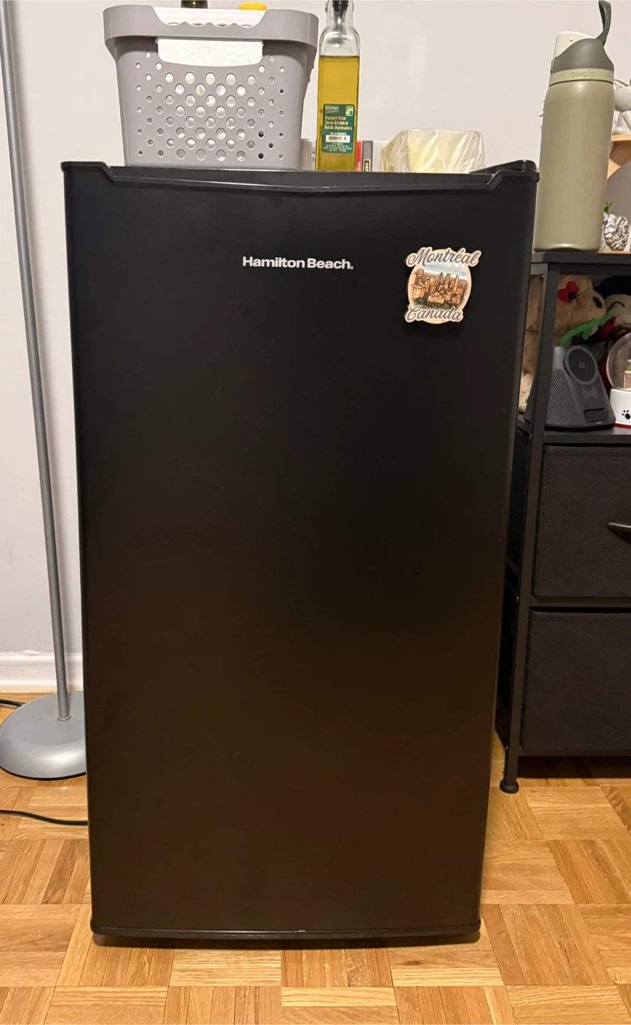 Hamilton Beach HBR33MBKE02 Mini Fridge