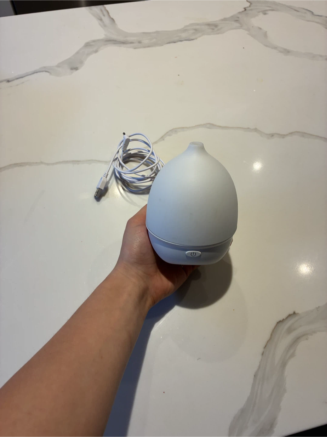 White portable USB essential oil diffuser - photo 2
