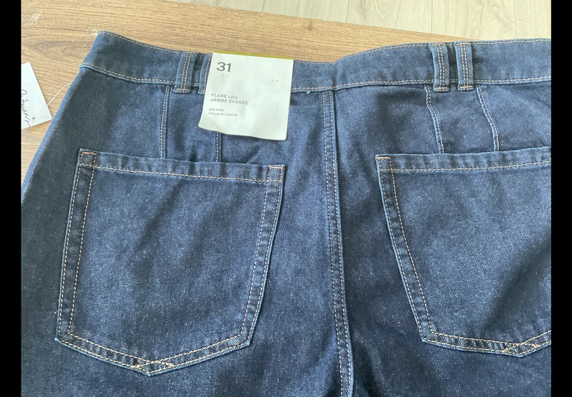 Reitmans Petite Flare Leg Jeans - Size 31 - photo 5