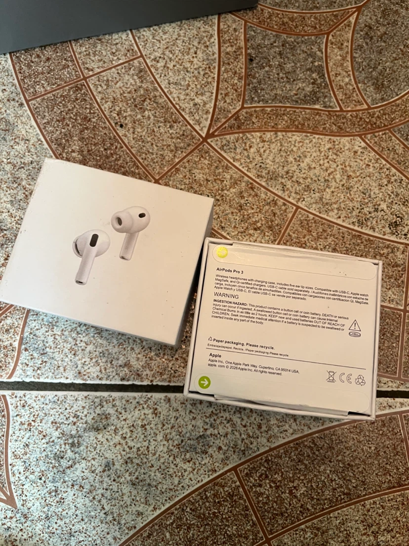 Apple AirPods Pro 3 - photo 2