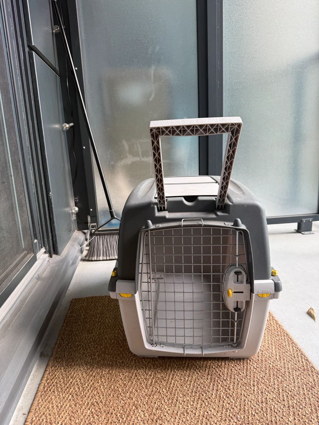 Large dog / cat carrier - photo 2