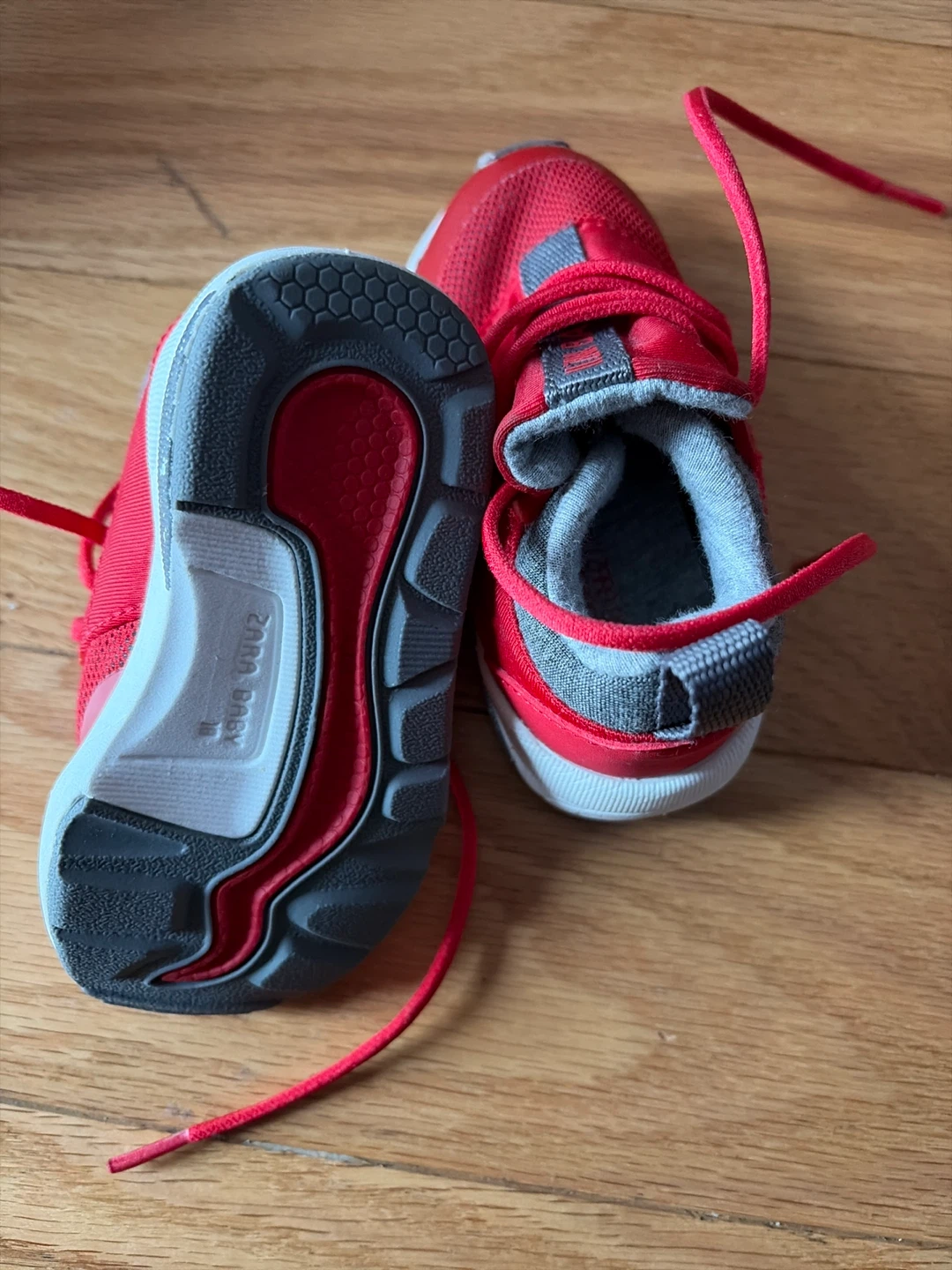 Zara Baby Red Sneakers Size 18 - photo 2