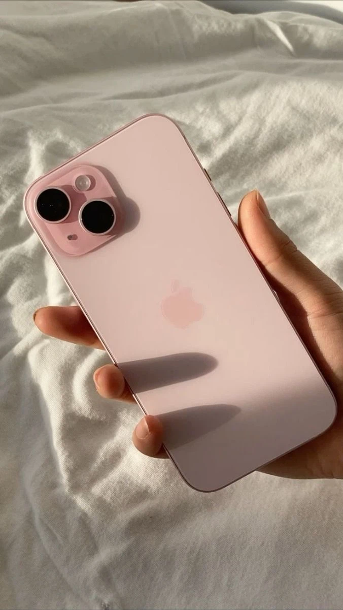 Pink iPhone 15 100% battery health