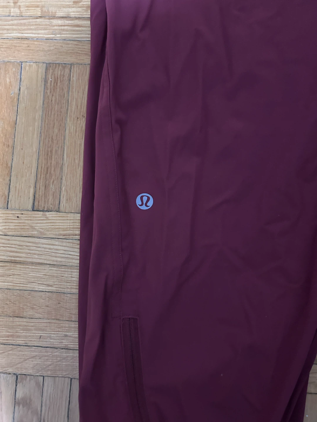 Lululemon Women's Joggers - Size 8 - photo 3