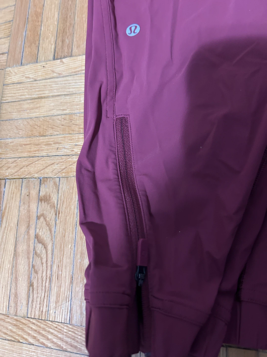 Lululemon Women's Joggers - Size 8 - photo 4