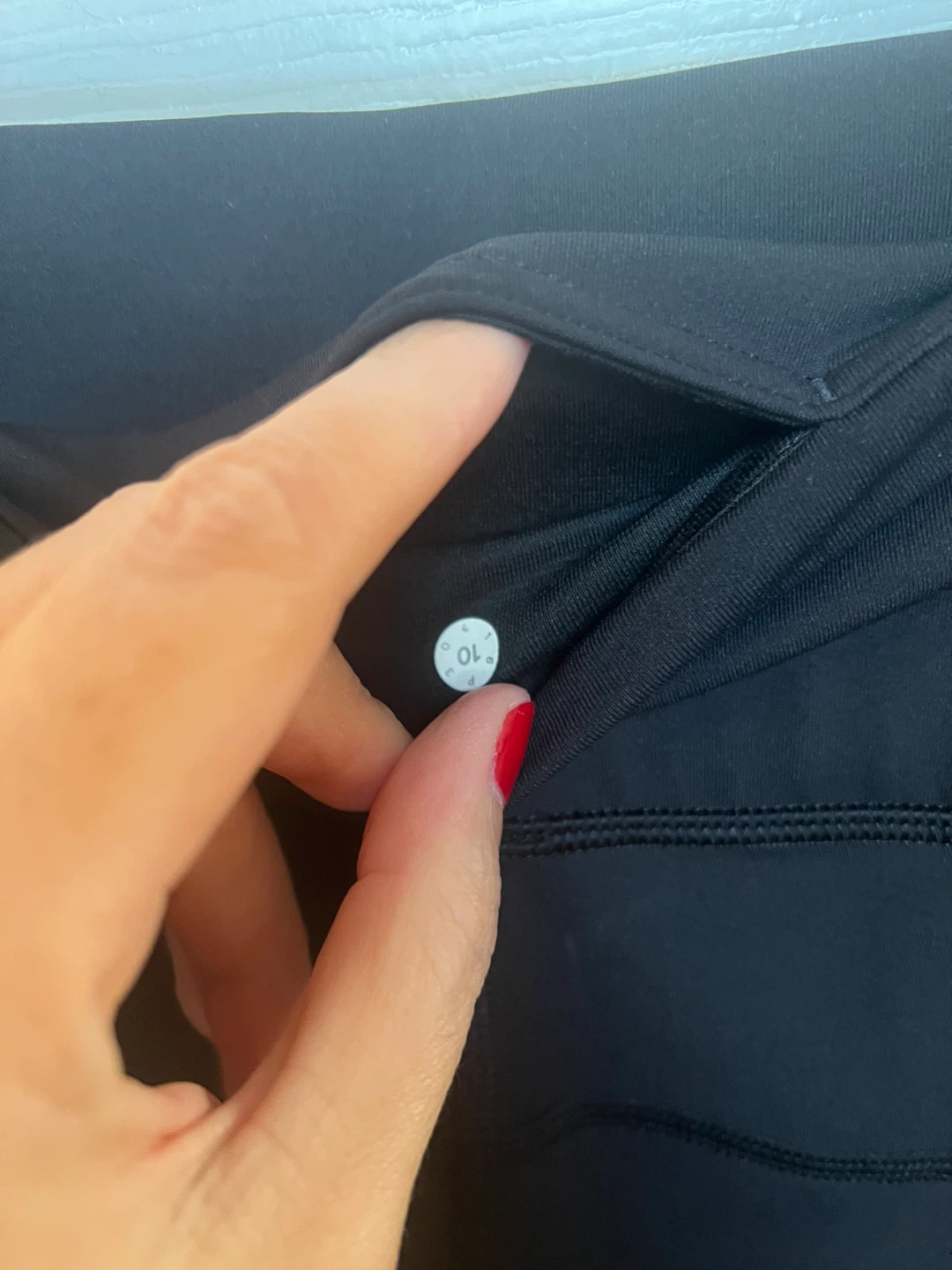 Lululemon Black Leggings size 10 - photo 4