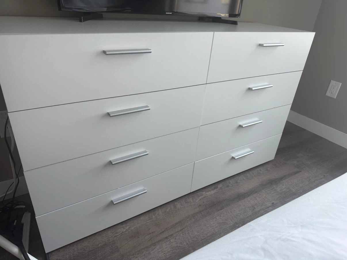 White 8-Drawer Dresser