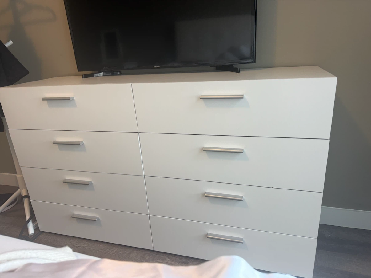 White 8-Drawer Dresser - photo 3