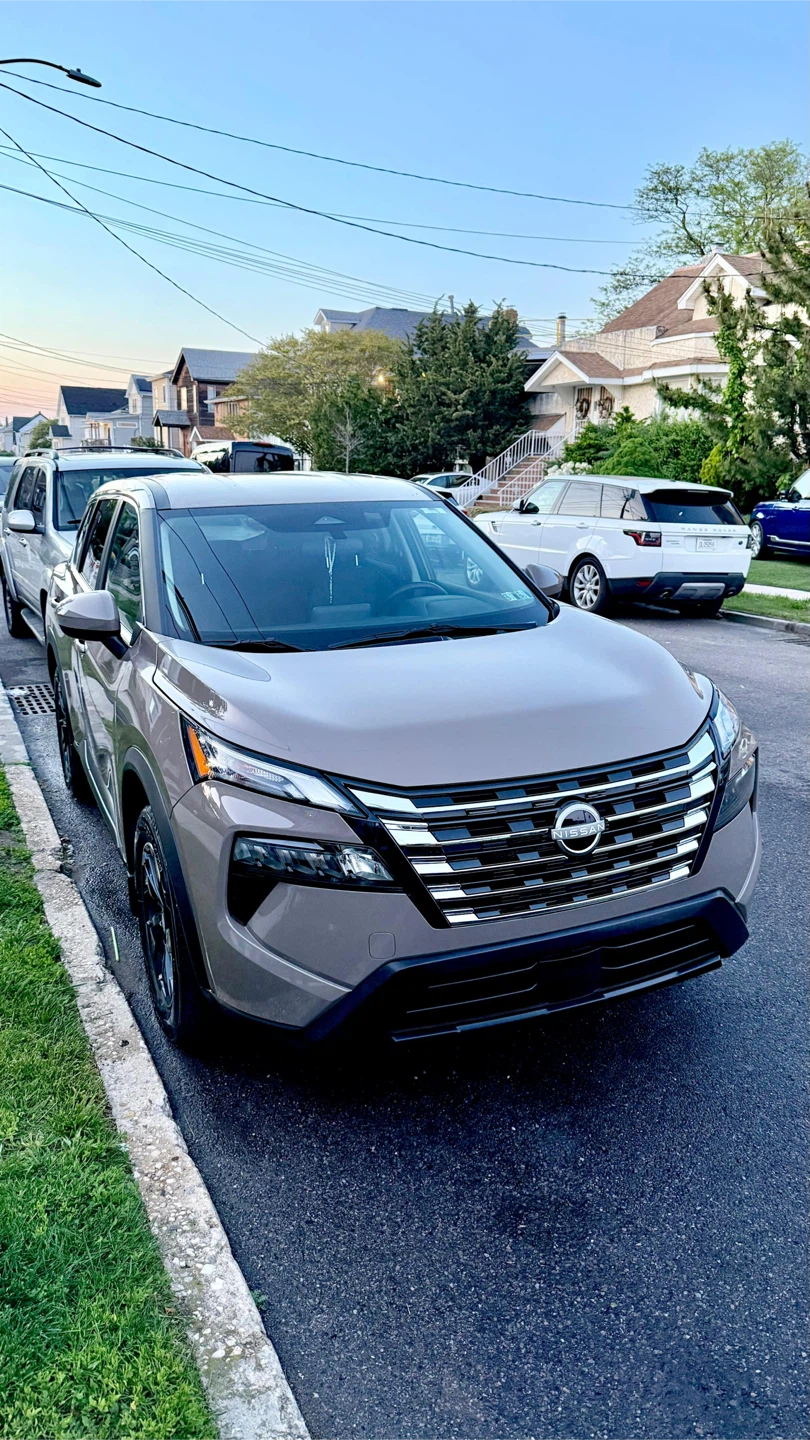 Nissan Rogue SUV - photo 2