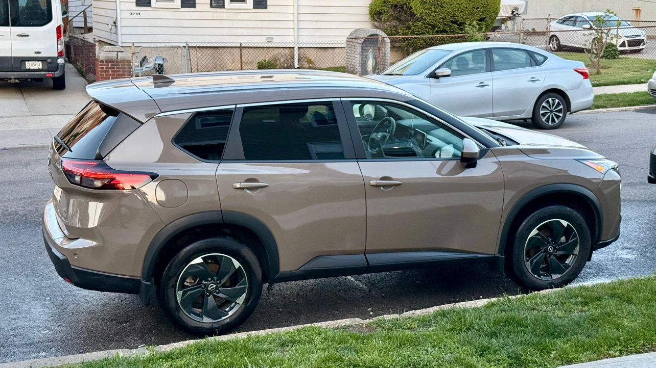 Nissan Rogue SUV - photo 3