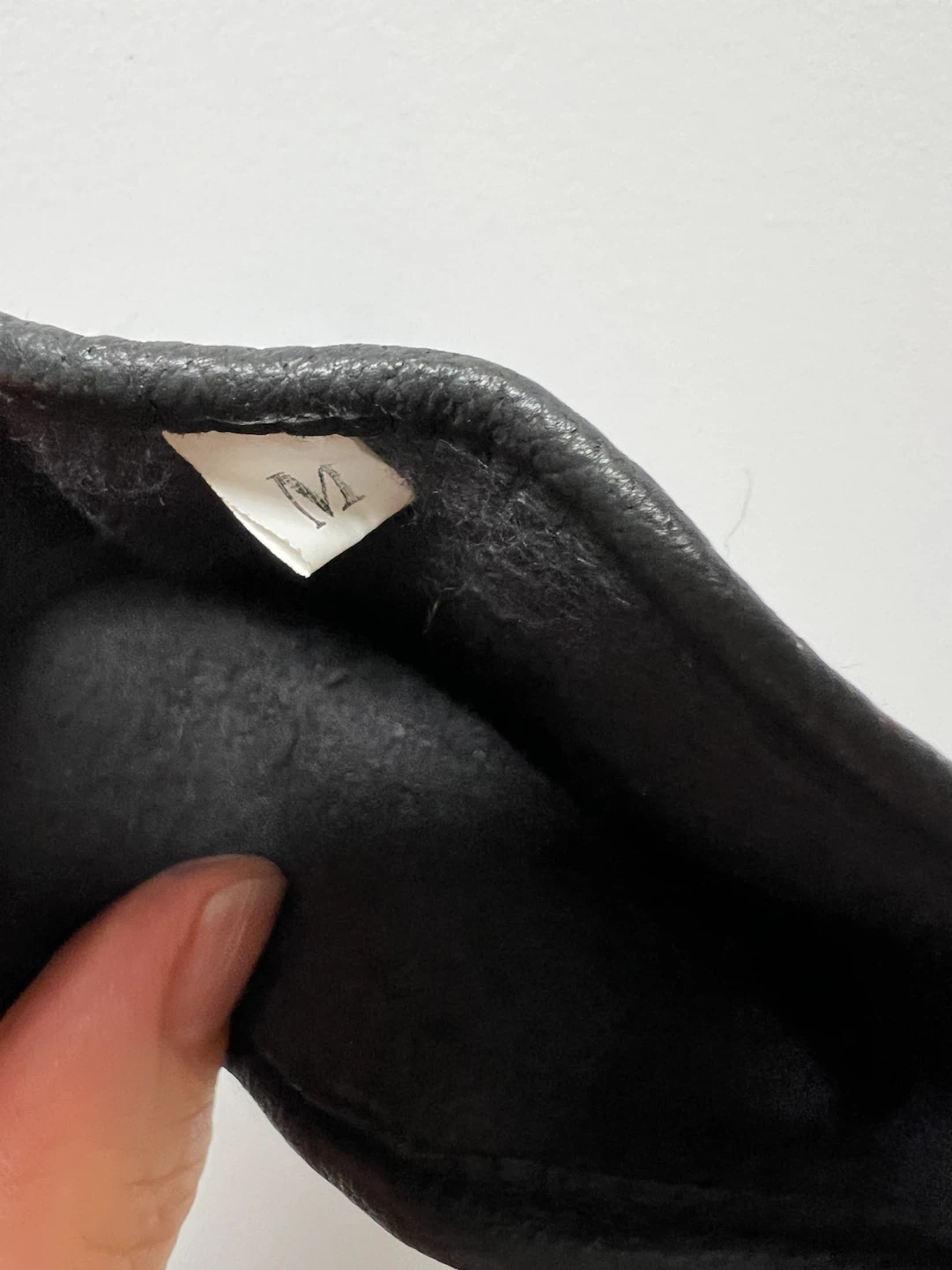 Black leather gloves size M - photo 2