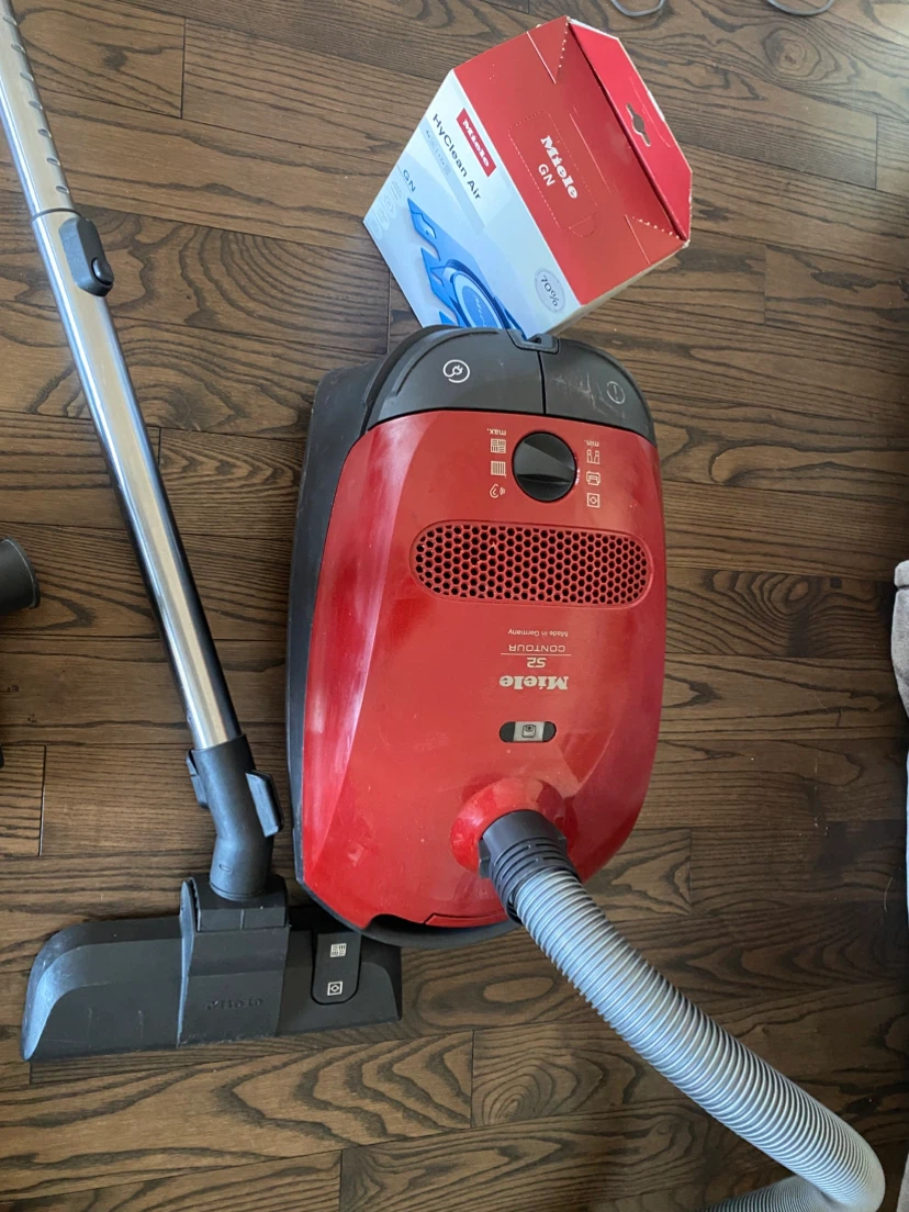 Miele S2 Contour Canister Vacuum - photo 2