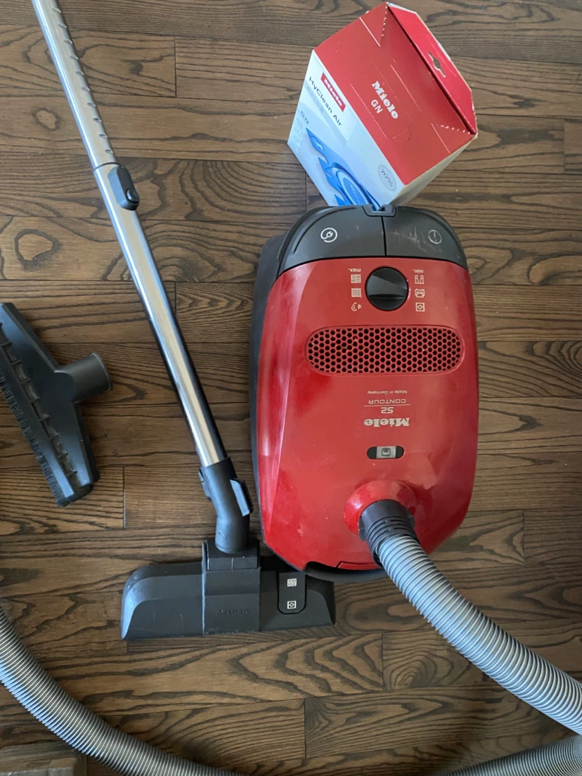 Miele S2 Contour Canister Vacuum - photo 3