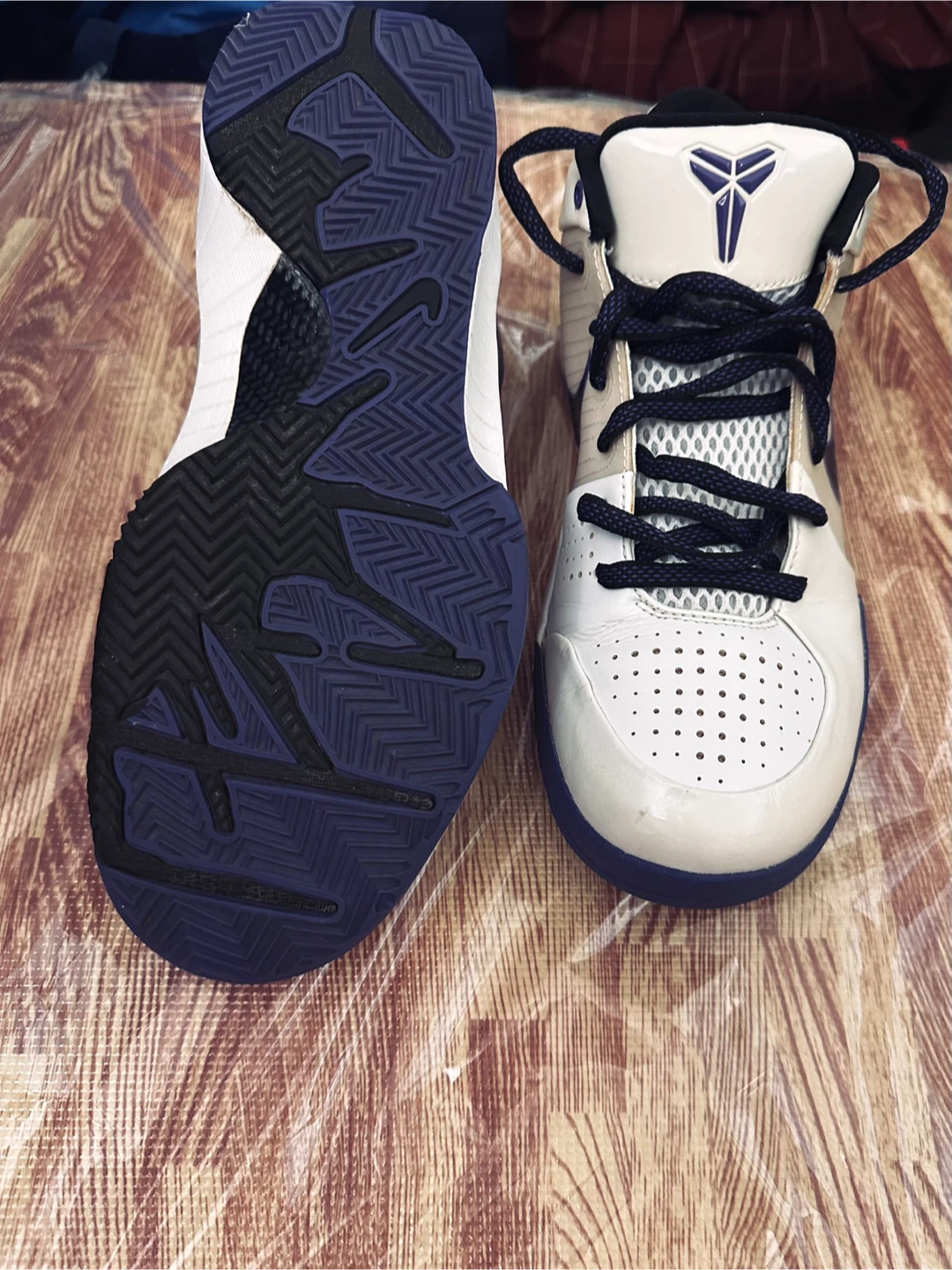 Nike Kobe Basketball Shoes - photo 5