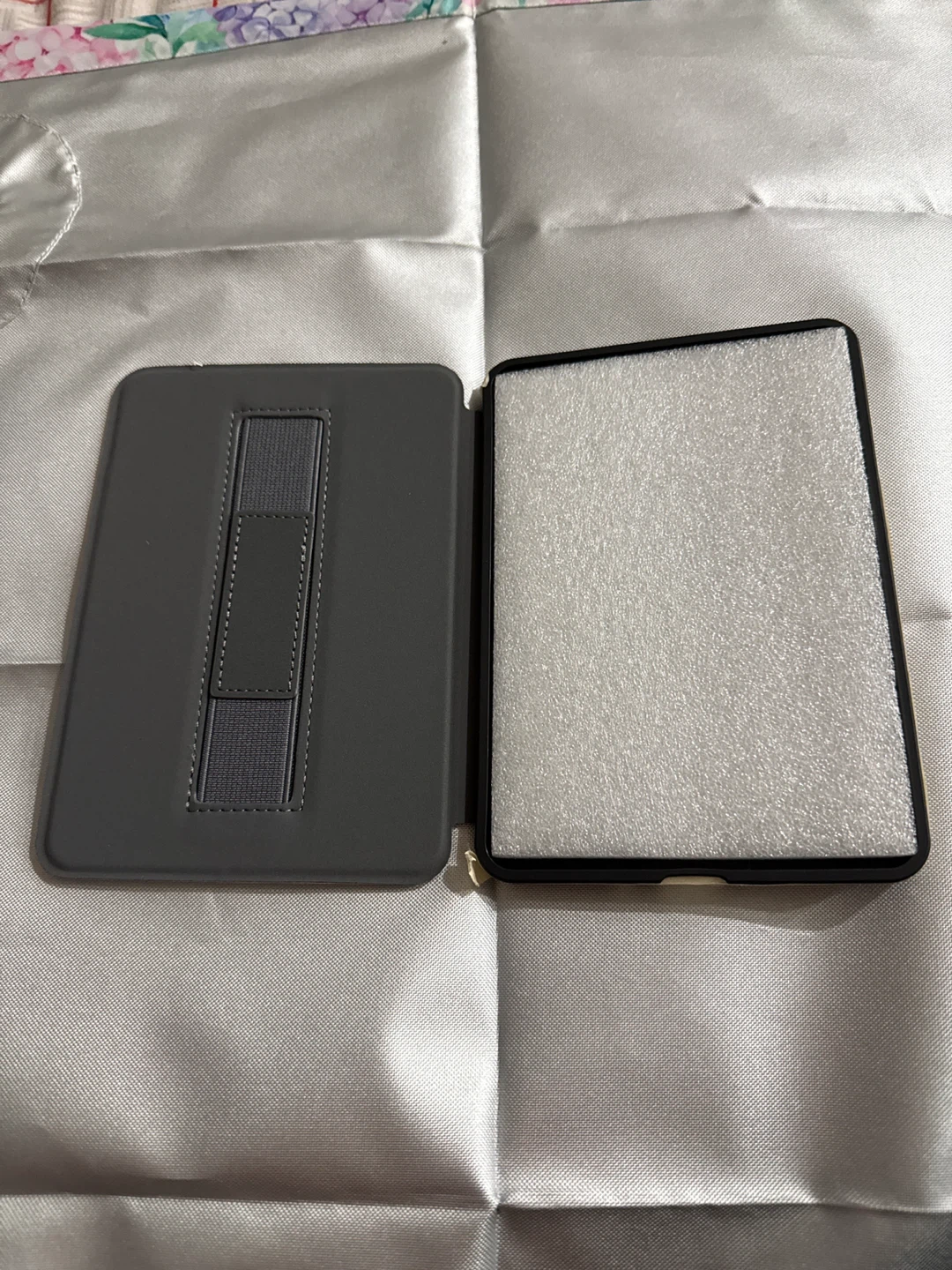 Polka Dot E-reader Protective Case - photo 3