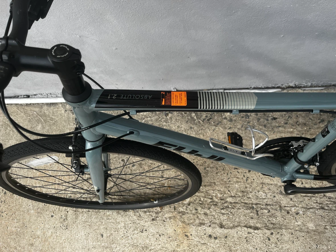 Fuji Absolute 2.1 Medium Frame bike - photo 3