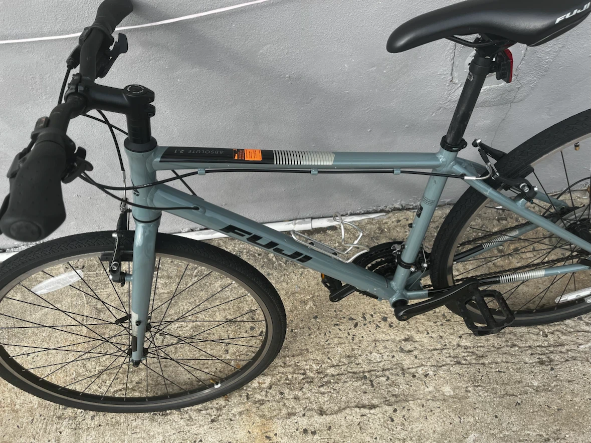 Fuji Absolute 2.1 Medium Frame bike - photo 4