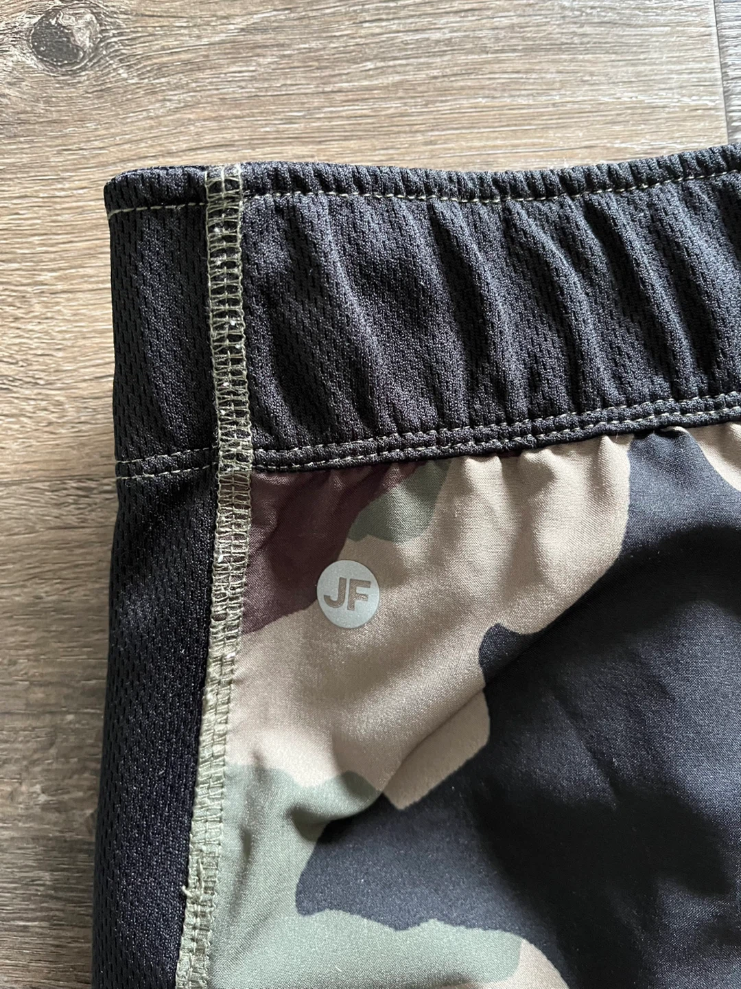 Joe Fresh Active Camo Shorts Size M - photo 4