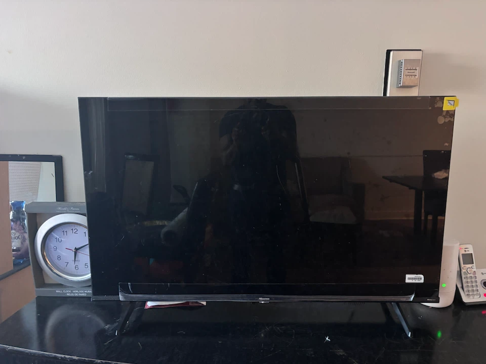 Hisense 43 inch A6 Series UHD 4K Smart TV - photo 3
