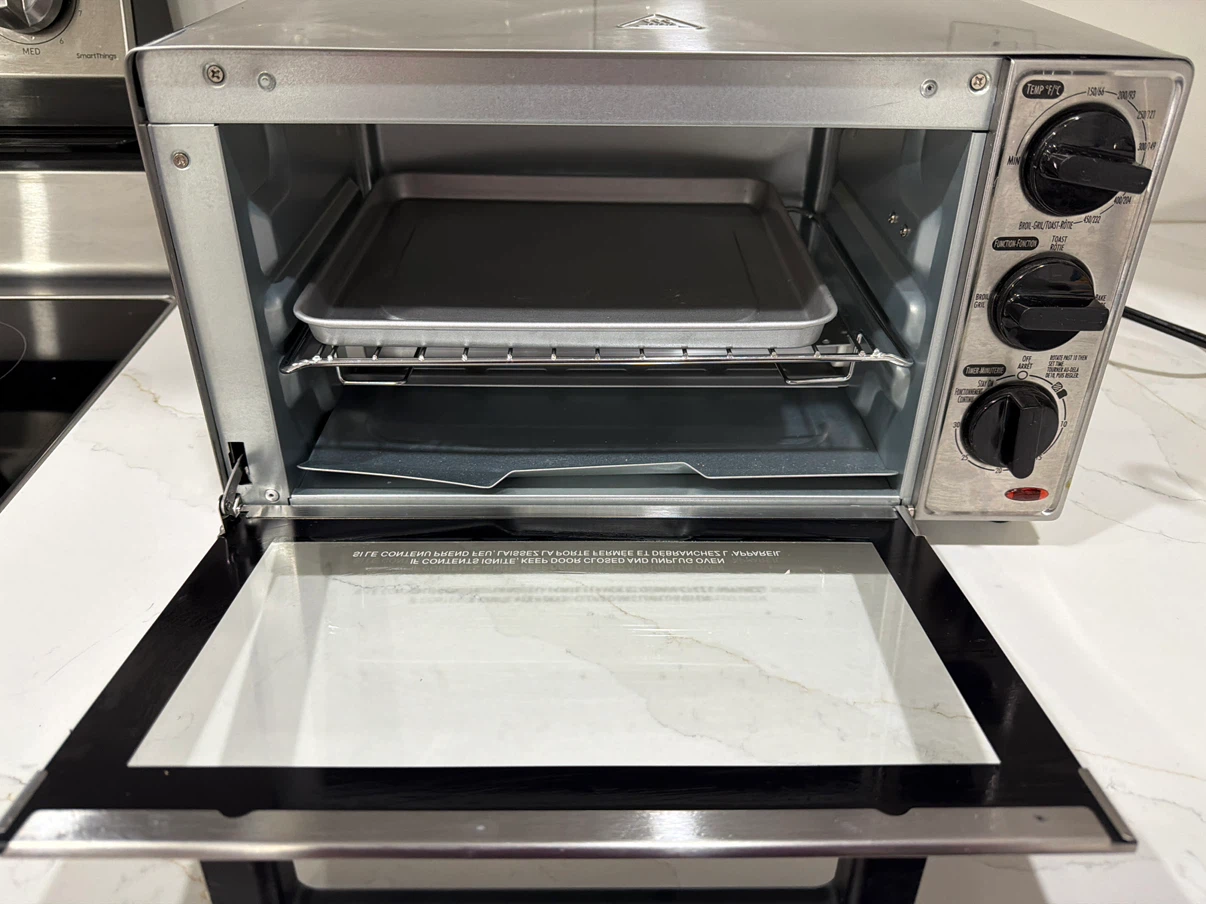 Hamilton Beach Toaster Oven - photo 2