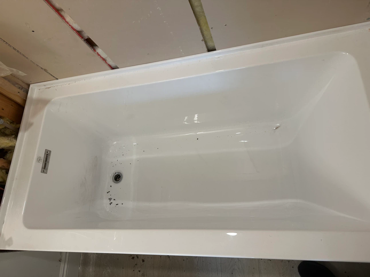 White Acrylic Bathtub