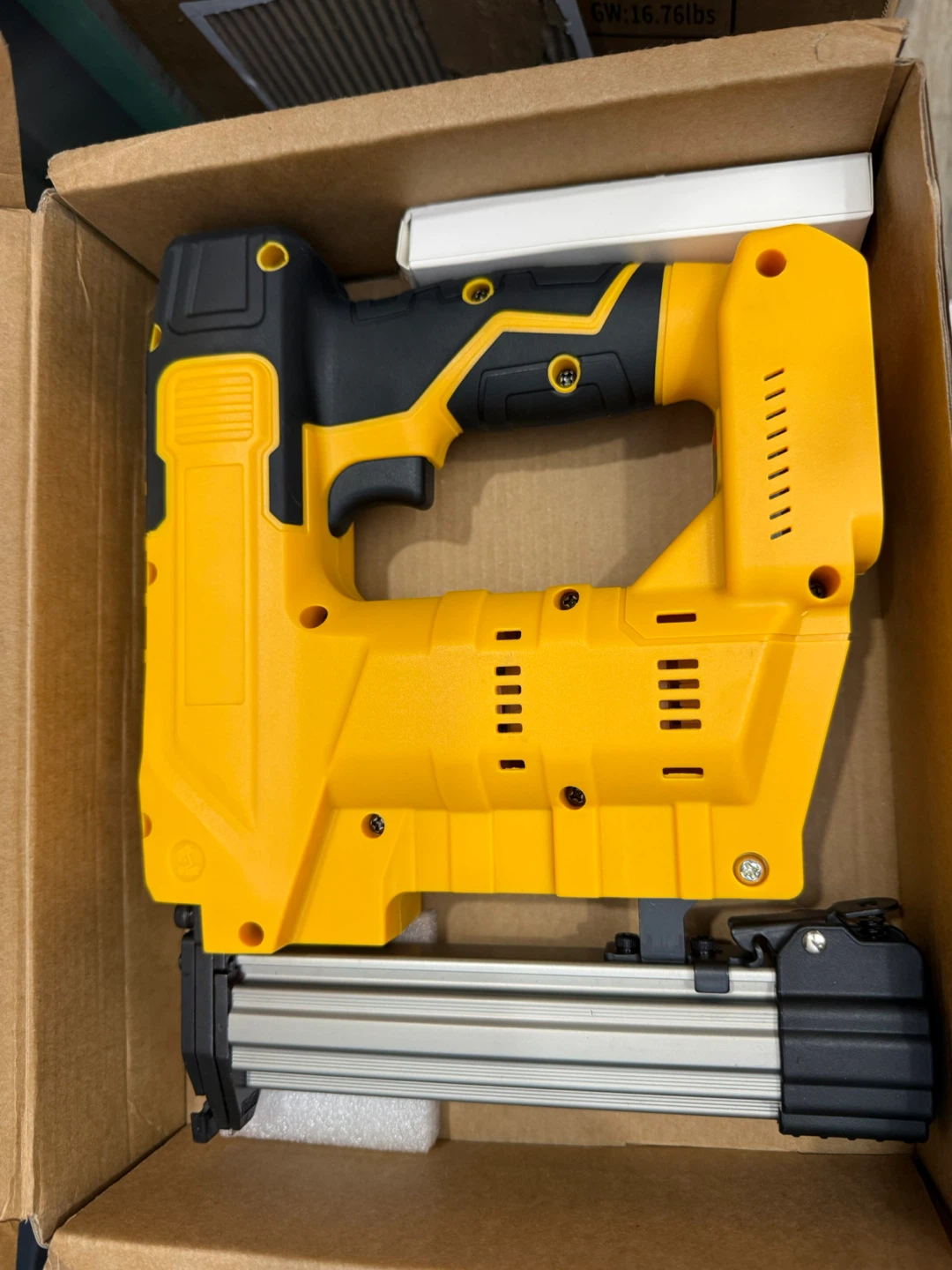 2-in-1 Cordless Brad Nailer Stapler - photo 3