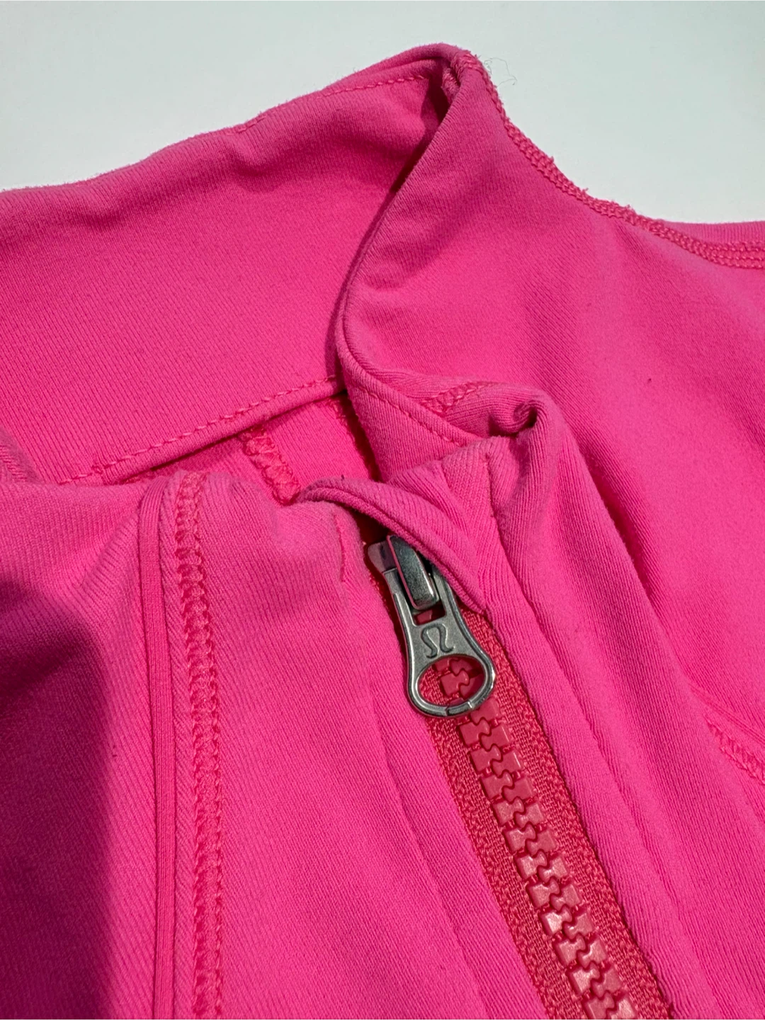 Lululemon XS zip jacket hot pink - photo 2