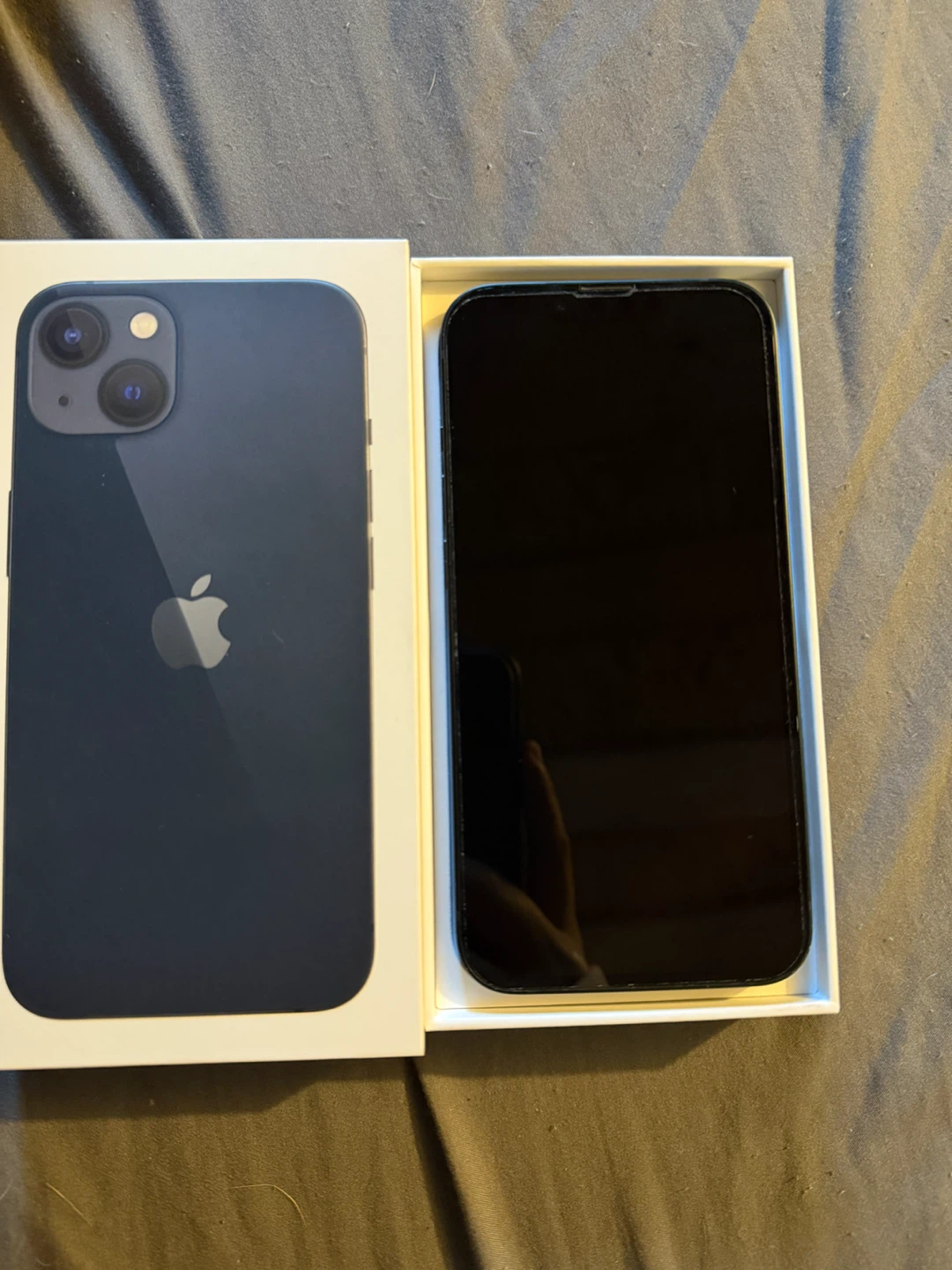 Navy blue iPhone 13 - photo 2