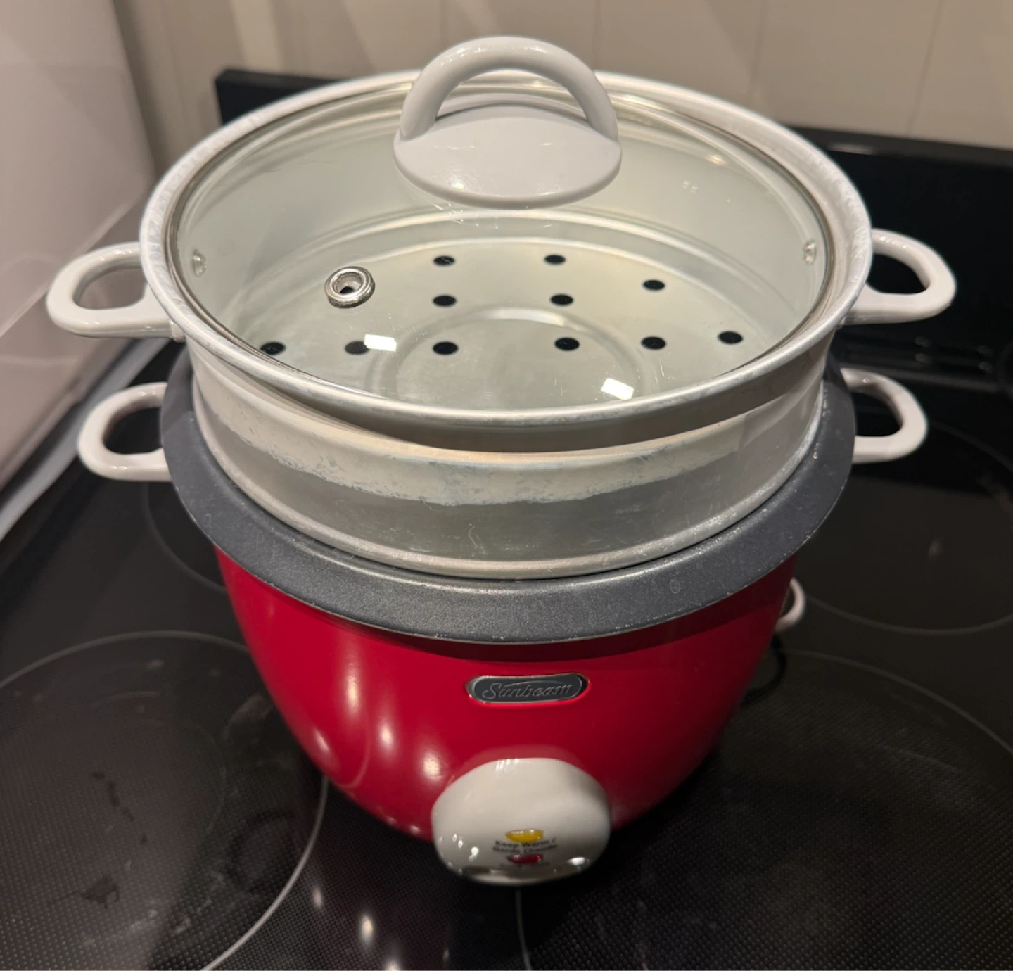 Sunbeam Red Rice Cooker (1.4L/4 cups) with Steaming Tray - photo 3
