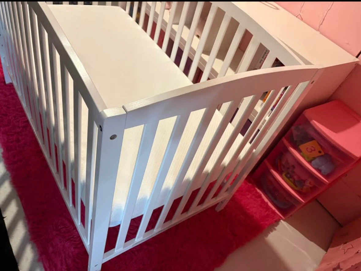 Baby Crib & Mattress - photo 3