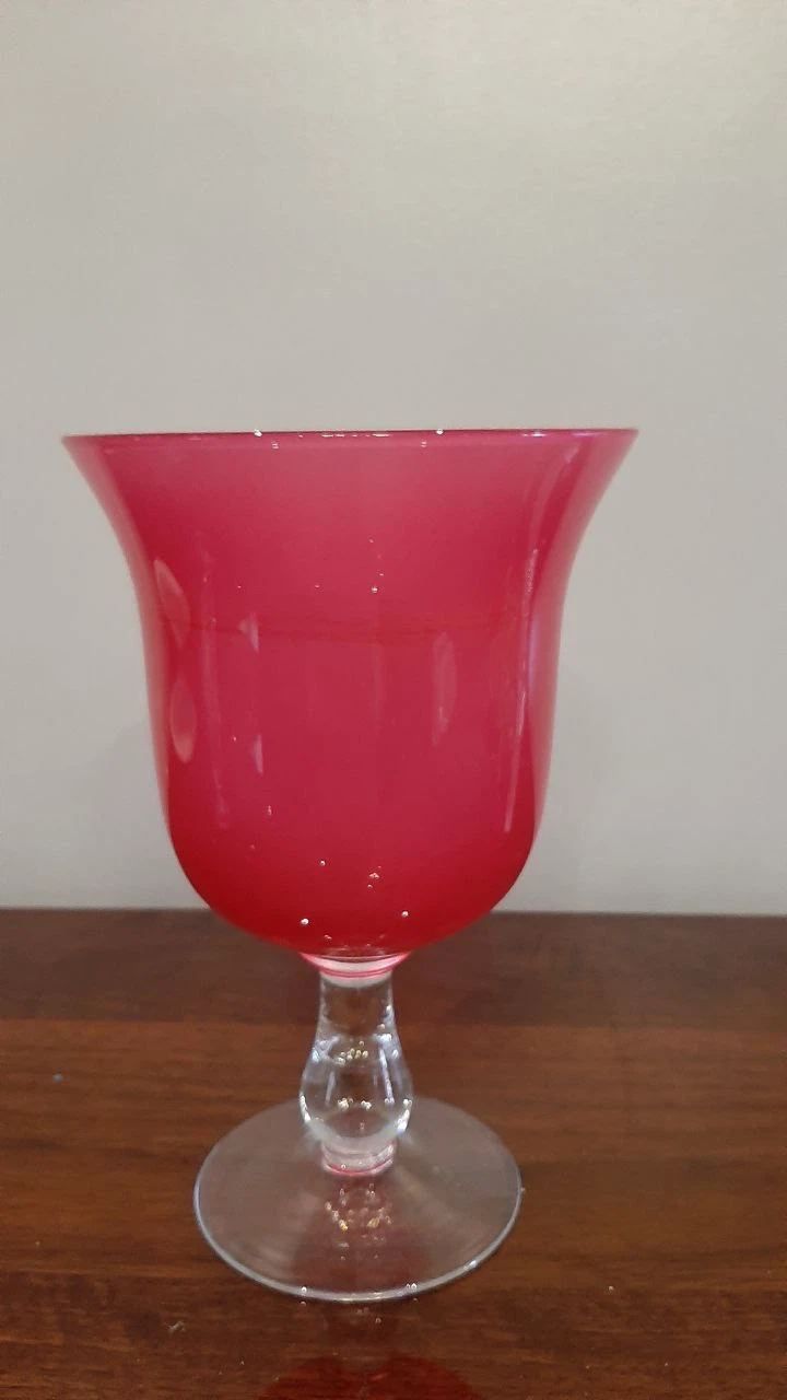Red glass footed vase - photo 4