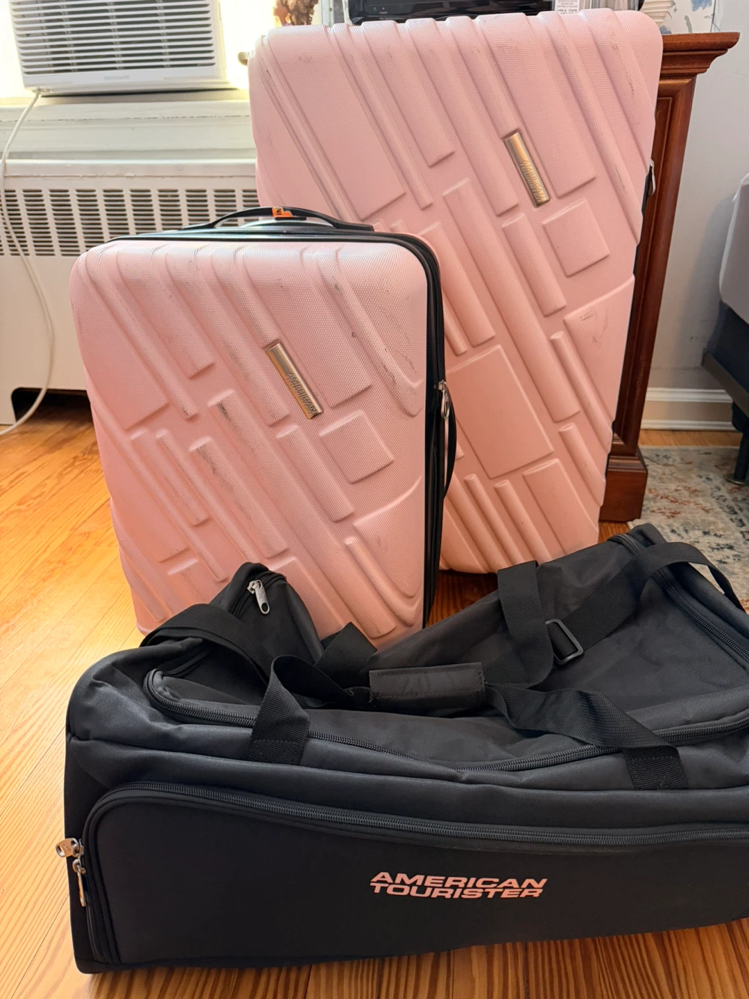 American Tourister Pink Hardside spinner luggage set