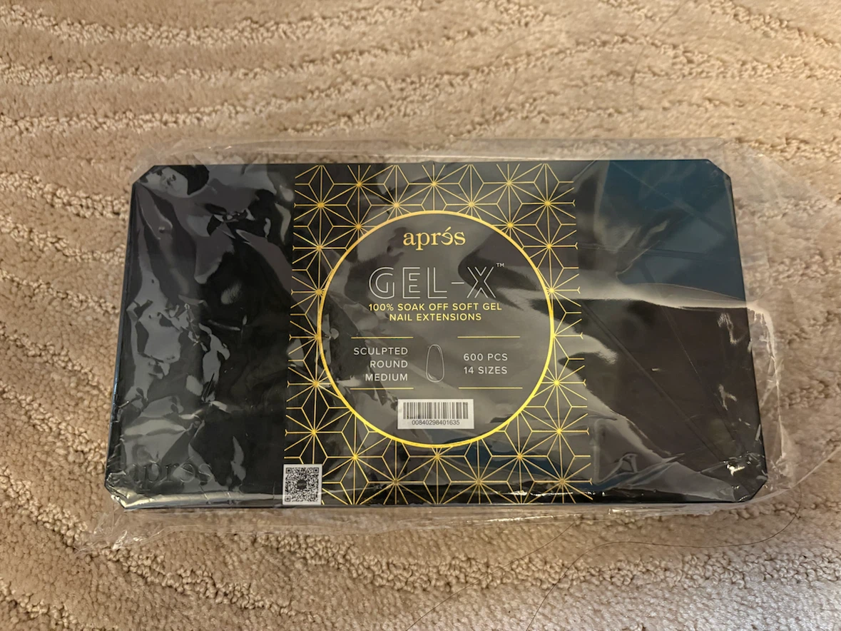 Apres Gel-X Sculpted Round Medium Nail Extensions