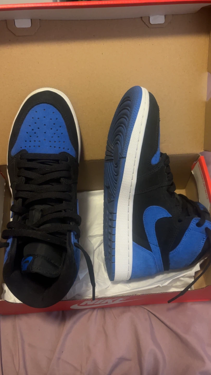 Authentic Nike Air Jordan 1 Retro High women’s size 10 - photo 2