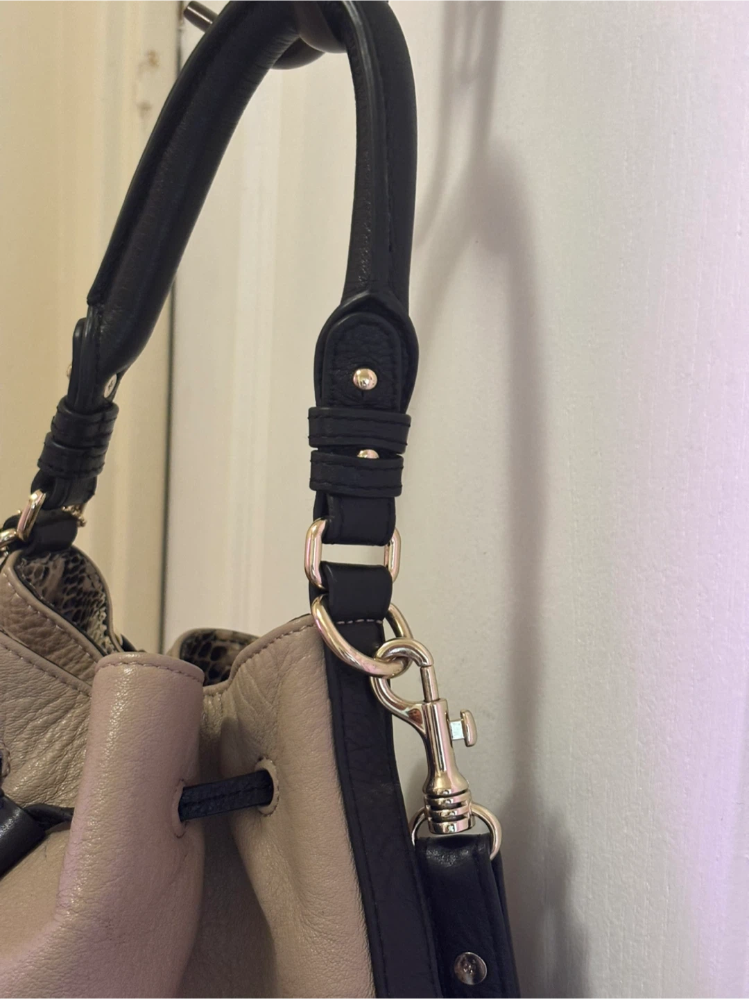 Danier Leather Bucket Bag - photo 2
