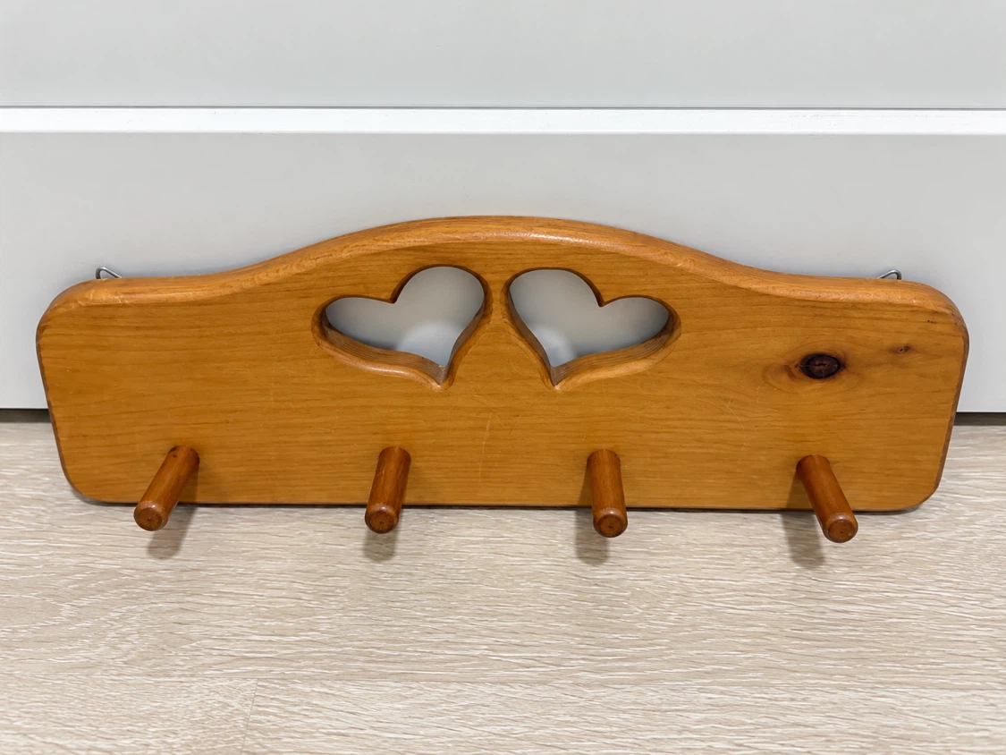 Wooden Wall Hook Rack with Heart Cutouts