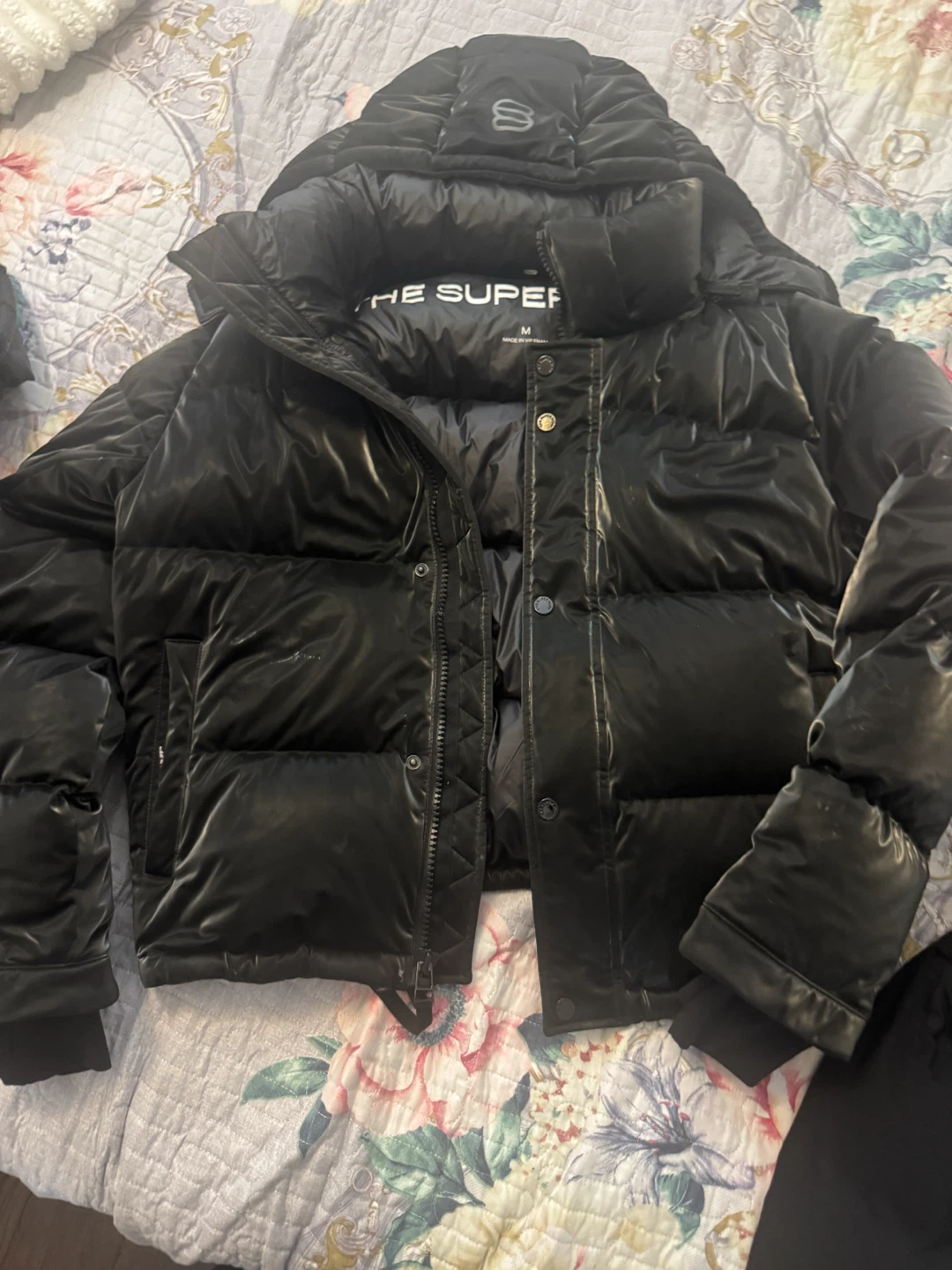 Aritzia The Super Puff Puffer Jacket - Black, Medium