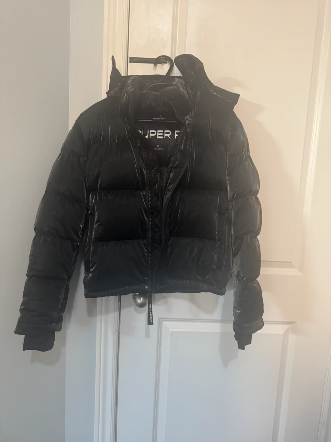 Aritzia The Super Puff Puffer Jacket - Black, Medium - photo 2