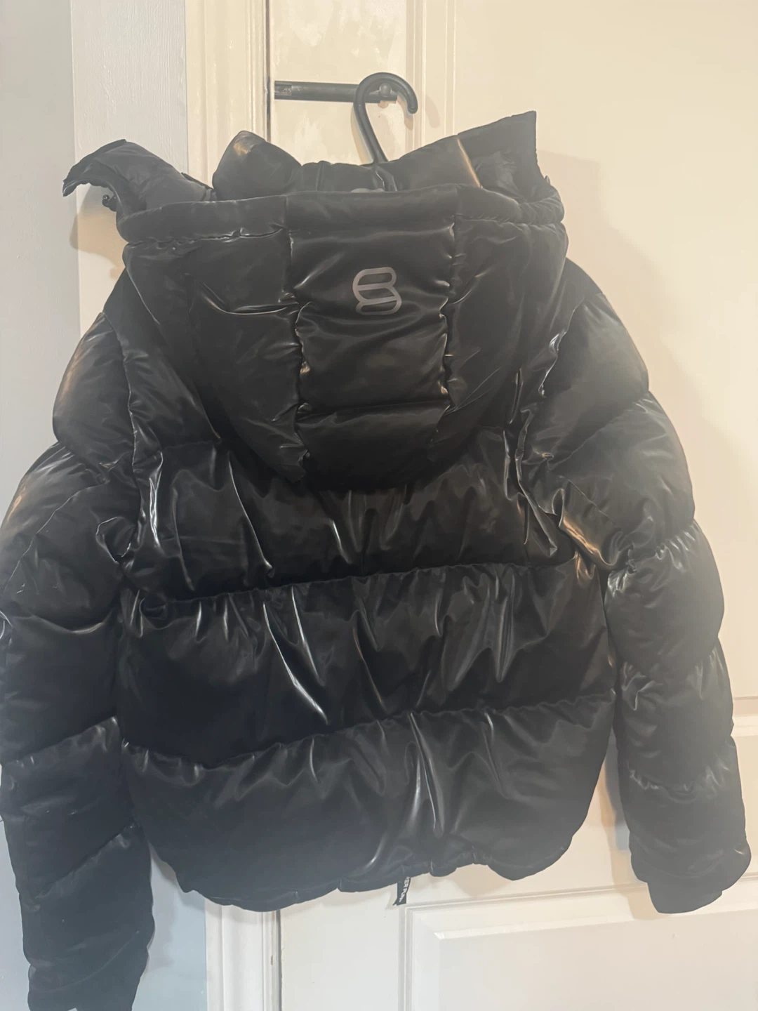 Aritzia The Super Puff Puffer Jacket - Black, Medium - photo 5