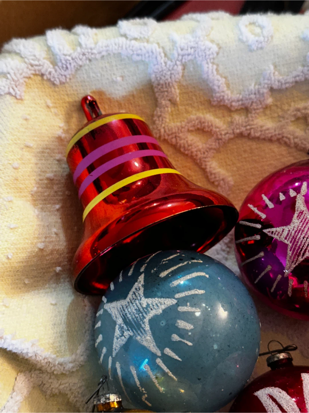 Lot of 9 Vintage Mid-Century Glass Christmas Ornaments - photo 2