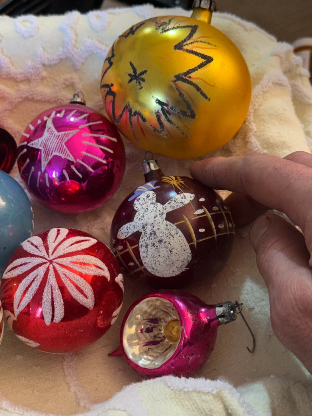 Lot of 9 Vintage Mid-Century Glass Christmas Ornaments - photo 5