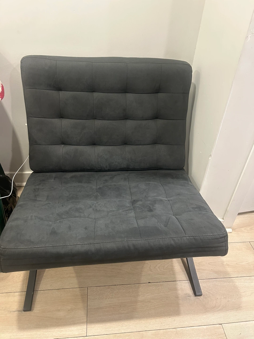 Modern Grey Tufted Accent Chair - photo 2